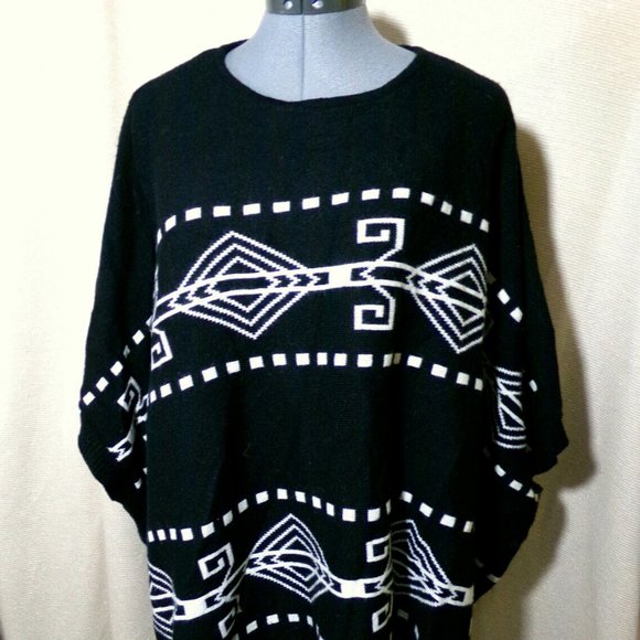 FOREVER21 Shawl Sweater Pullover S/M Black White Southwestern Aztec print SOFT! - Picture 1 of 8